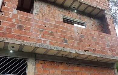 Imagem: A casa possui 2 Dormitórios, 2 Banheiros, 1 Vaga na garagem