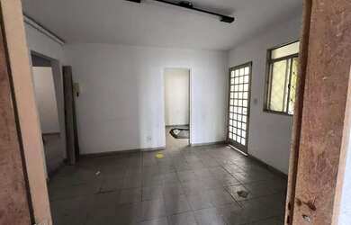 Imagem 5: Excelente Oportunidade. Churrasqueira, Varanda, Guarda roupae450m² de...