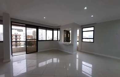 Imagem: O apartamento possui 3 Dormitórios, 4 Banheiros, 2 Vagas na