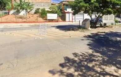 Imagem: O terreno possui 180m² de Área, Imóvel novo e está localizado