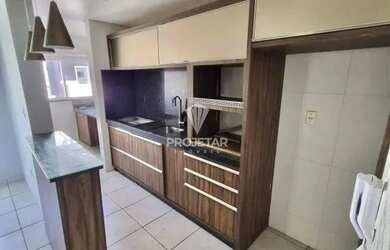 Imagem: O apartamento possui 2 Dormitórios, 1 Banheiro, 1 Vaga na garagem