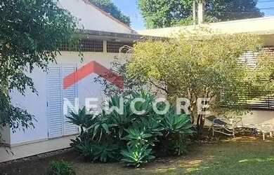 Imagem: A casa em condomínio possui 4 Dormitórios, 5 Banheiros, 4