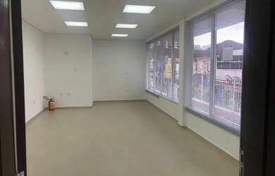 Imagem: O depósito possui 34m² de Área e está localizado em Centro