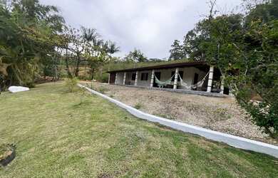 Imagem 2: Sitio vô Leno. Churrasqueira, Acomodam 4 pessoas, Guarda roupae4 Vagas...