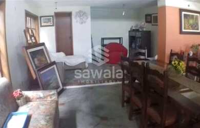 Imagem: A casa possui 4 Dormitórios, 5 Banheiros, 4 Vagas na garagem