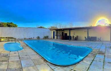 Imagem: A pousada chalé possui 3 Dormitórios, Acomodam 12 pessoas