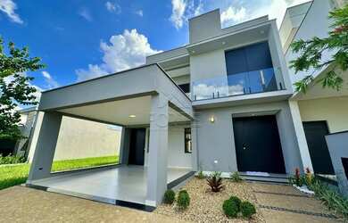 Imagem: A casa em condomínio possui 3 Dormitórios, 4 Banheiros, 2