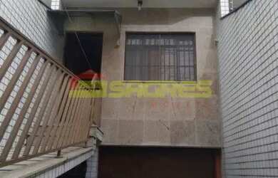 Imagem: A casa possui 2 Dormitórios, 3 Banheiros, 4 Vagas na garagem