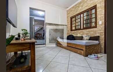 Imagem: A casa possui 5 Dormitórios, 5 Banheiros, 3 Vagas na garagem