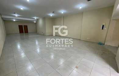 Imagem: O depósito para alugar possui e está localizado em Centro