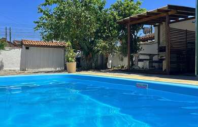 Imagem: A pousada chalé possui 1 Dormitório, Acomodam 4 pessoas, 1