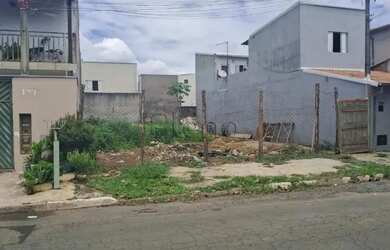 Imagem: O terreno possui 200m² de Área e está localizado em Joao