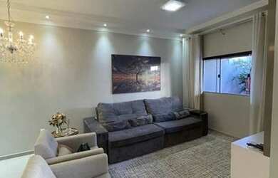 Imagem: A casa possui 3 Dormitórios, 3 Banheiros, 120m² de Área e