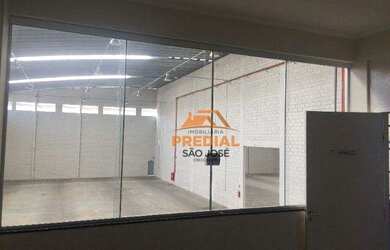 Imagem: O depósito possui 5 Vagas na garagem, 2.250m² de Área e