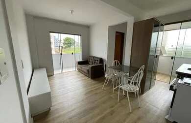 Imagem: O apartamento possui 1 Dormitório, 1 Banheiro, 1 Vaga na garagem