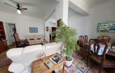 Imagem: O apartamento possui 3 Dormitórios, 1 Banheiro, 1 Vaga na garagem