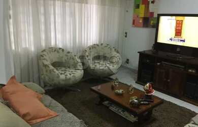 Imagem: A casa possui 2 Dormitórios, 2 Banheiros, 2 Vagas na garagem