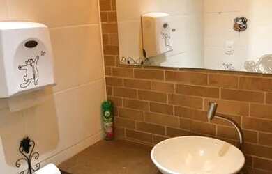 Imagem: O depósito possui 1 Vaga na garagem, 35m² de Área e está