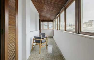 Imagem: O apartamento possui 2 Dormitórios, 1 Banheiro e 205m² de