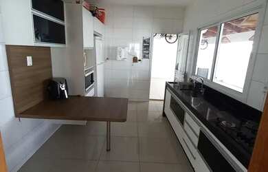 Imagem 2: CASA ALTO UMUARAMA. Churrasqueira, 250m² de Área, 3 Vagas na garageme3...