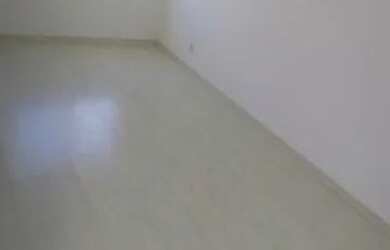 Imagem: A casa possui 3 Dormitórios, 1 Banheiro, 2 Vagas na garagem