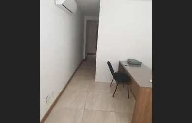 Imagem: O depósito possui 1 Vaga na garagem, 24m² de Área e está