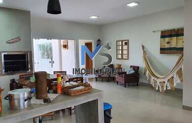 Imagem 5: Casa Padrão. Churrasqueira, Área de serviço, 241m² de Áreae1 Vaga...