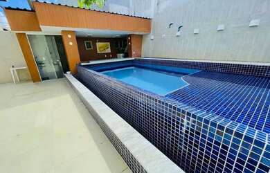 Imagem: A casa em condomínio possui 4 Dormitórios, 4 Banheiros, 2