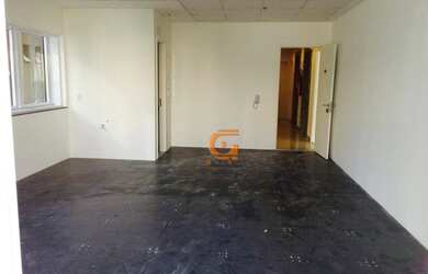 Imagem: O depósito possui 1 Vaga na garagem, 49m² de Área e está