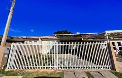 Imagem: A casa em condomínio possui 3 Dormitórios, 1 Banheiro, 1 Vaga