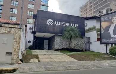 Imagem: A casa possui 2 Dormitórios, 4 Banheiros, 249m² de Área e