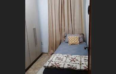 Imagem: A casa possui 2 Dormitórios, 1 Banheiro, 1 Vaga na garagem