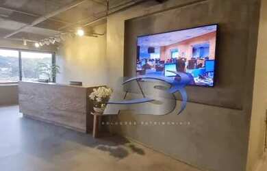 Imagem: O depósito possui 5 Vagas na garagem e 768m² de Área e está