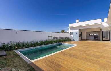 Imagem: A casa em condomínio possui 3 Dormitórios, 2 Banheiros, 4