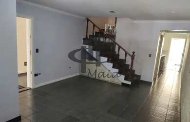 Imagem: A casa possui 3 Dormitórios, 1 Banheiro, 3 Vagas na garagem