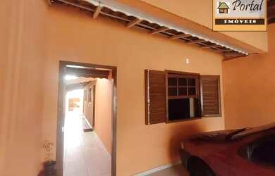 Imagem: A casa possui 2 Dormitórios, 1 Banheiro, 2 Vagas na garagem