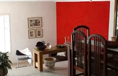 Imagem: A casa para alugar possui 4 Dormitórios, 5 Banheiros, 3 Vagas