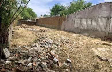 Imagem: O terreno possui 400m² de Área e está localizado em Pajuçara