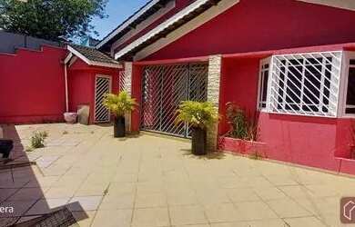 Imagem: O depósito possui 3 Vagas na garagem, 308m² de Área e está