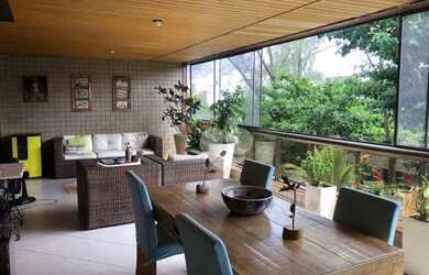 Imagem: O apartamento possui 3 Dormitórios, 2 Banheiros, 3 Vagas na