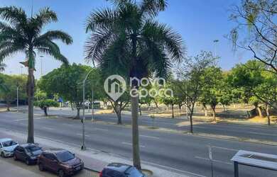 Imagem: O apartamento possui 4 Dormitórios, 5 Banheiros, 1 Vaga na