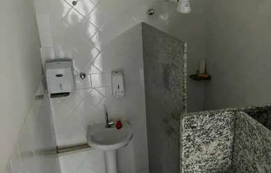 Imagem 8: Imóvel para aluguel possui 450 metros quadrados em Olaria - Rio de Janeiro...