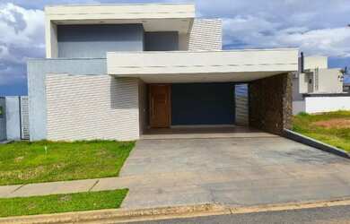 Imagem: A casa em condomínio possui 3 Dormitórios, 4 Banheiros, 4