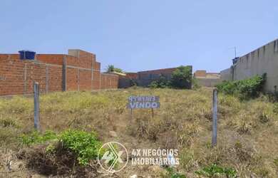 Imagem: O terreno possui 400m² de Área e está localizado em Atalaia