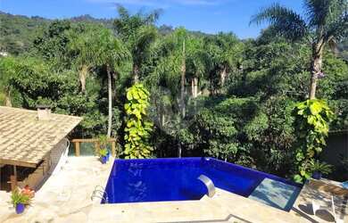 Imagem: A casa em condomínio possui 3 Dormitórios, 3 Banheiros, 4