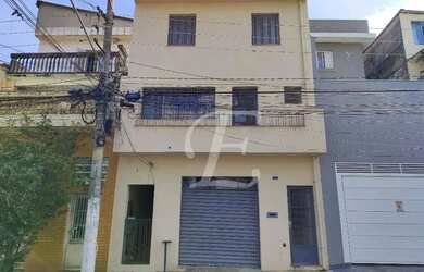 Imagem: A casa possui 2 Dormitórios, 2 Banheiros, 1 Vaga na garagem