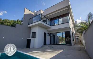 Imagem 7: VENDA - Sobrado com 3 Suítes e com piscina no bairro Velha em Blumenau