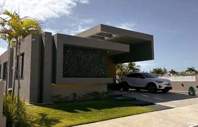 Imagem: A casa em condomínio possui 4 Dormitórios, 5 Banheiros, 2