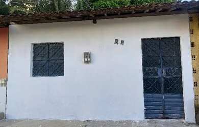 Imagem: A casa possui 2 Dormitórios, 1 Banheiro e está localizado