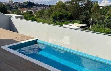 Imagem: A casa em condomínio possui 3 Dormitórios, 4 Banheiros, 4